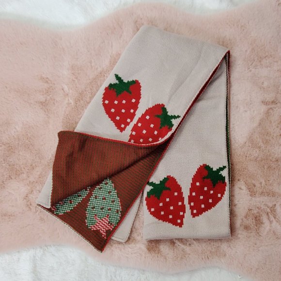🍓Strawberry Print Scarf🍓 - Picture 10 of 16